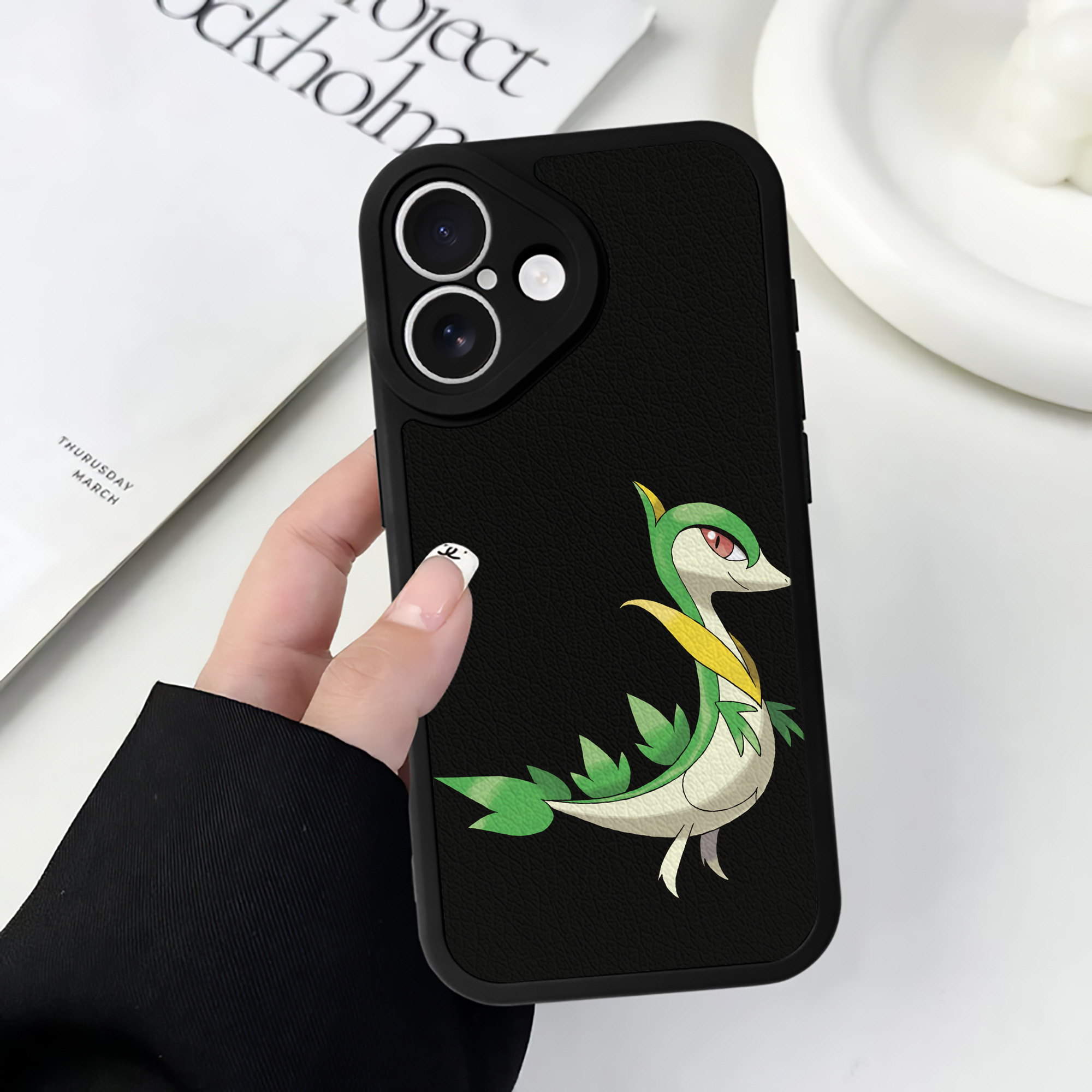 （画像用） ポケットモンスター Pokémon 【iPhone 16シリーズ対応】シリコンスマホケース（レザー調） 材質：シリコン